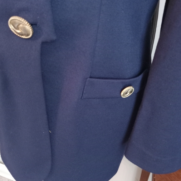 LESLIE FAY Navy Tailored Jacket Blazer with Gold Buttons - Picture 4 of 12
